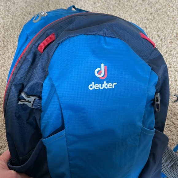 Deuter speed lite 20 backpack. EUC - Picture 3 of 7